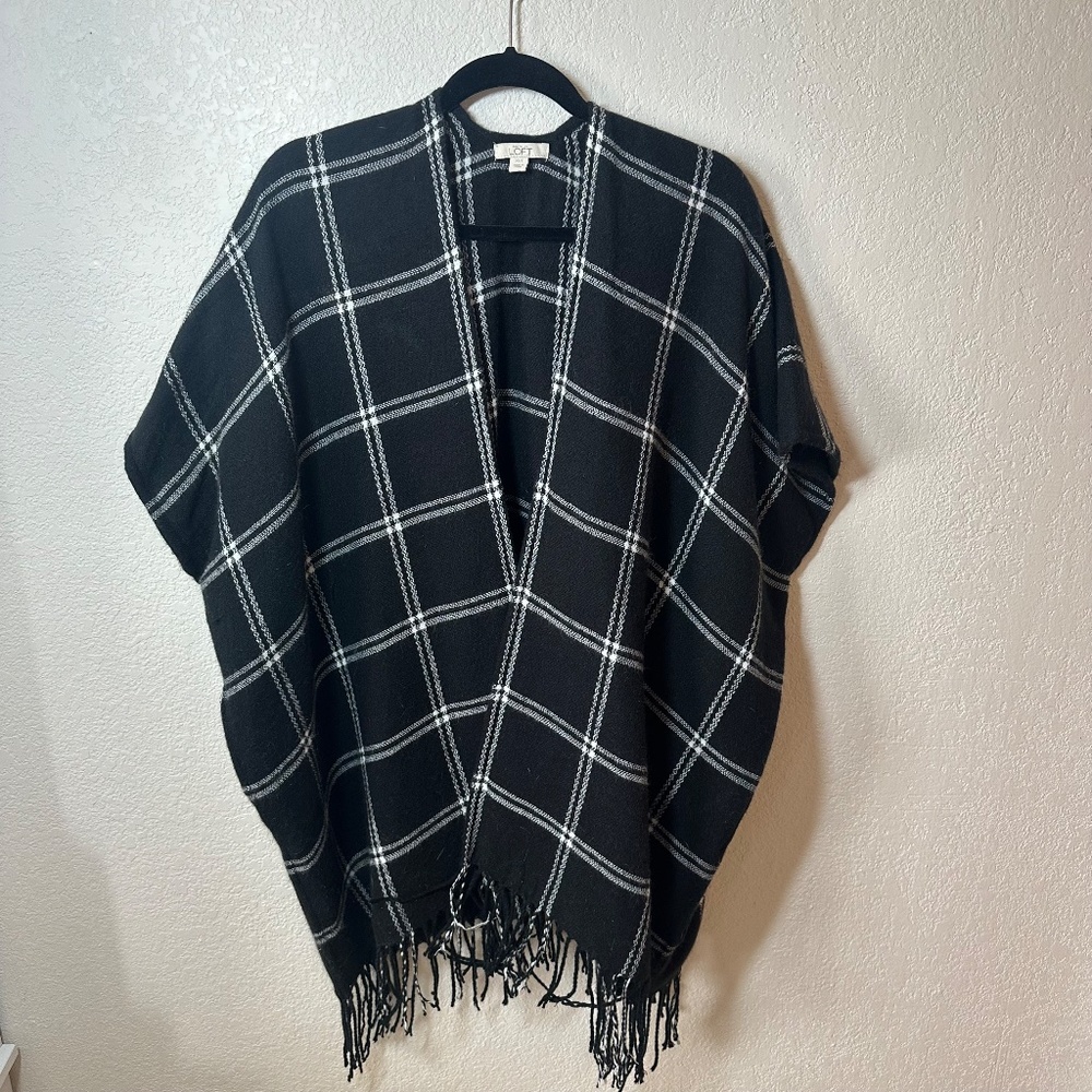 Ann Taylor LOFT Black and White Plaid Shawl Poncho – Size XS/S - Picture 2 of 4